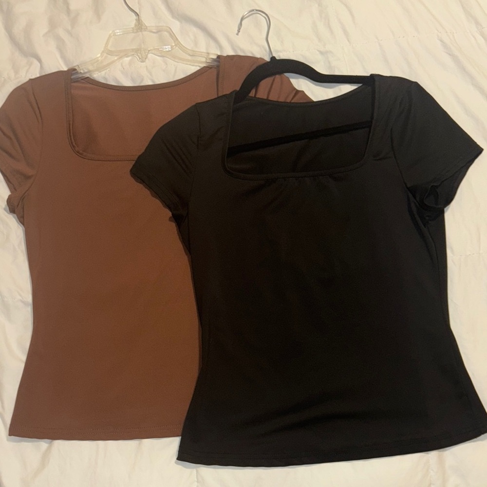 2 SHEIN Square neck short sleeve tees